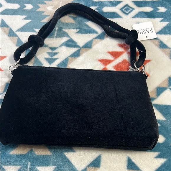 Elegant Black Velvet Handbag - Picture 3 of 4